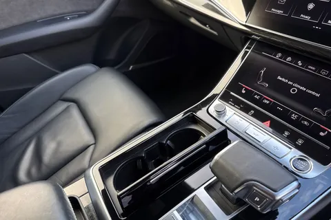 20 of 59 for Audi Q8 Black Edition 55 TFSI quattro 340 PS tiptronic