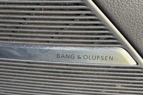 25 of 59 for Audi Q8 Black Edition 55 TFSI quattro 340 PS tiptronic