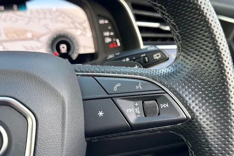 26 of 59 for Audi Q8 Black Edition 55 TFSI quattro 340 PS tiptronic