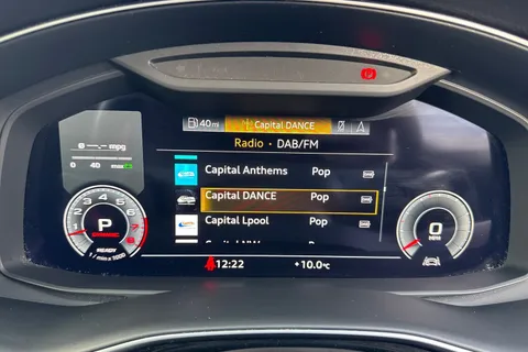 30 of 59 for Audi Q8 Black Edition 55 TFSI quattro 340 PS tiptronic