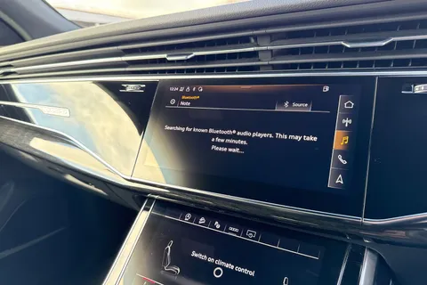 39 of 59 for Audi Q8 Black Edition 55 TFSI quattro 340 PS tiptronic