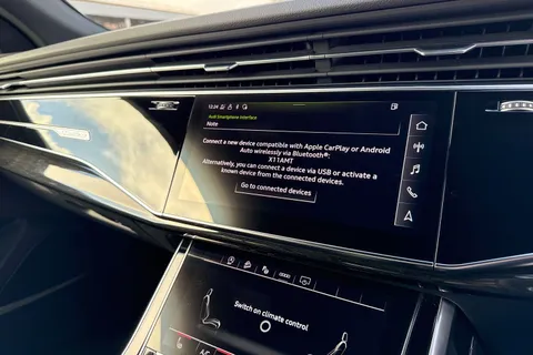 44 of 59 for Audi Q8 Black Edition 55 TFSI quattro 340 PS tiptronic