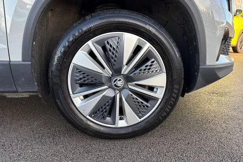 NX24XSP Škoda Karoq 1.5 TSI ACT SE Drive Euro 6 (s/s) 5dr Thumbnail #11
