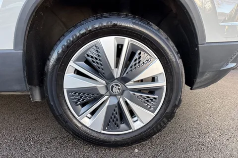 NX24XSP Škoda Karoq 1.5 TSI ACT SE Drive Euro 6 (s/s) 5dr Thumbnail #13