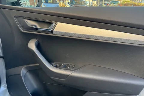 NX24XSP Škoda Karoq 1.5 TSI ACT SE Drive Euro 6 (s/s) 5dr Thumbnail #21