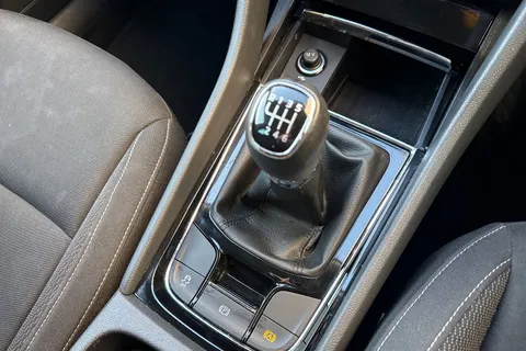 NX24XSP Škoda Karoq 1.5 TSI ACT SE Drive Euro 6 (s/s) 5dr Thumbnail #23