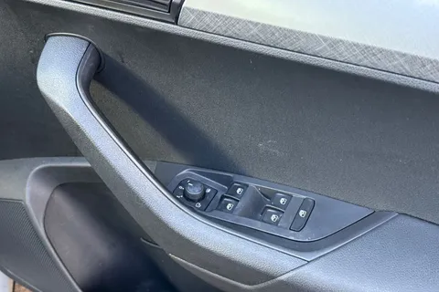 NX24XSP Škoda Karoq 1.5 TSI ACT SE Drive Euro 6 (s/s) 5dr Thumbnail #41