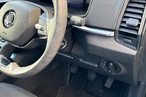 NX24XSP Škoda Karoq 1.5 TSI ACT SE Drive Euro 6 (s/s) 5dr Thumbnail #42