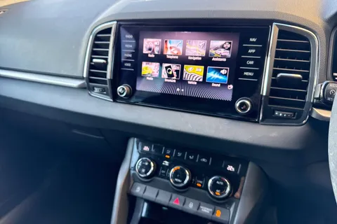 NX24XSP Škoda Karoq 1.5 TSI ACT SE Drive Euro 6 (s/s) 5dr Thumbnail #43