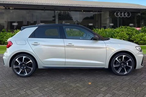  Audi A1 35 TFSI Black Edition 5dr S Tronic Thumbnail #4