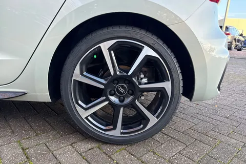  Audi A1 35 TFSI Black Edition 5dr S Tronic Thumbnail #13