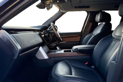 3 of 50 for LAND ROVER RANGE ROVER 3.0 D350 Autobiography 4dr Auto