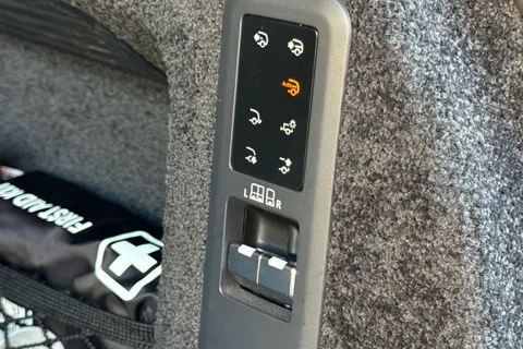 27 of 50 for LAND ROVER RANGE ROVER 3.0 D350 Autobiography 4dr Auto