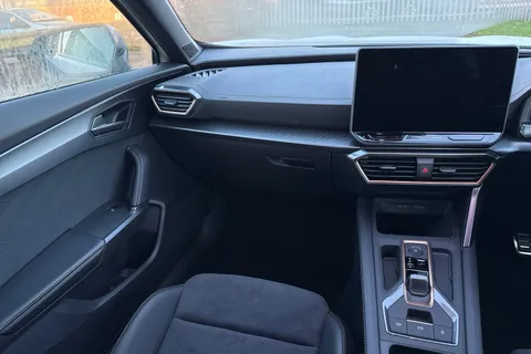 19 of 40 for CUPRA Formentor 1.5 eHybrid 25.8kWh V2 DSG Euro 6 (s/s) 5dr