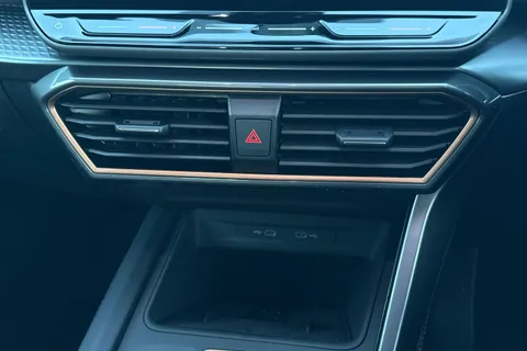 21 of 40 for CUPRA Formentor 1.5 eHybrid 25.8kWh V2 DSG Euro 6 (s/s) 5dr