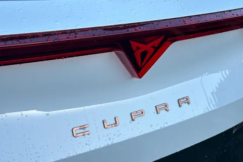 27 of 40 for CUPRA Formentor 1.5 eHybrid 25.8kWh V2 DSG Euro 6 (s/s) 5dr