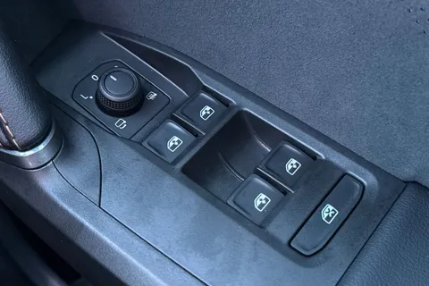 33 of 40 for CUPRA Formentor 1.5 eHybrid 25.8kWh V2 DSG Euro 6 (s/s) 5dr