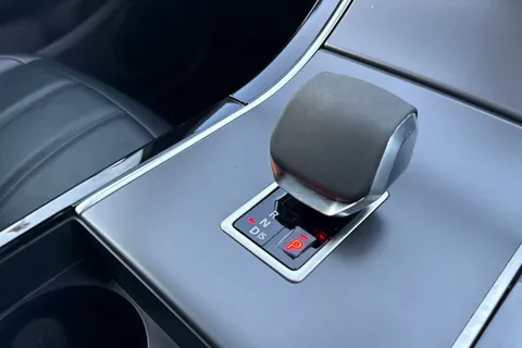 KT73FPK Land Rover Range Rover Evoque 2.0 D200 Dynamic SE 5dr Thumbnail #14