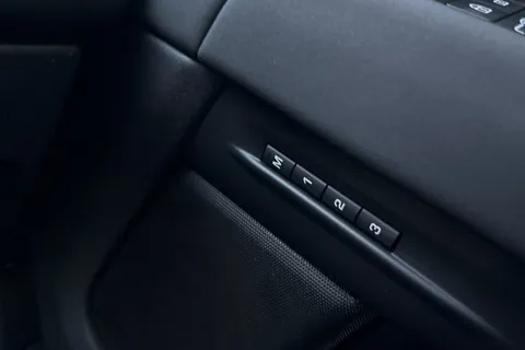 KT73FPK Land Rover Range Rover Evoque 2.0 D200 Dynamic SE 5dr Thumbnail #26