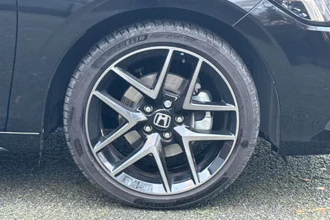 11 of 56 for HONDA CIVIC 2.0 eHEV Advance 5dr CVT