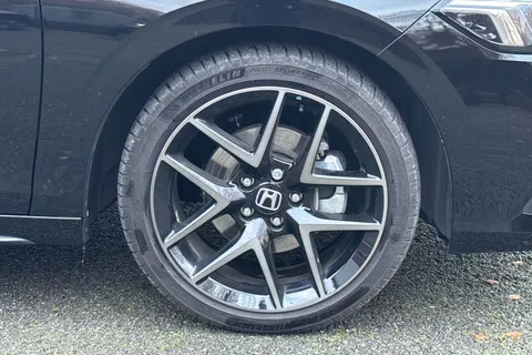 14 of 56 for HONDA CIVIC 2.0 eHEV Advance 5dr CVT