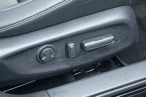 30 of 56 for HONDA CIVIC 2.0 eHEV Advance 5dr CVT