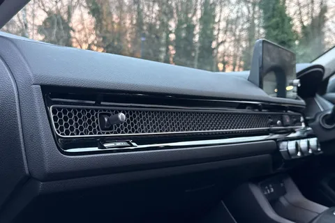 34 of 56 for HONDA CIVIC 2.0 eHEV Advance 5dr CVT