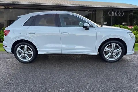 3 of 55 for AUDI Q3 40 TDI 200 Quattro S Line 5dr S Tronic