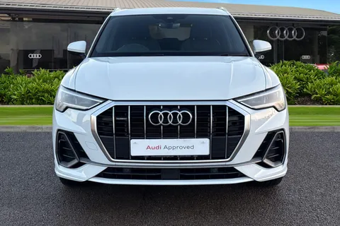 6 of 55 for AUDI Q3 40 TDI 200 Quattro S Line 5dr S Tronic