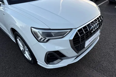 9 of 55 for AUDI Q3 40 TDI 200 Quattro S Line 5dr S Tronic