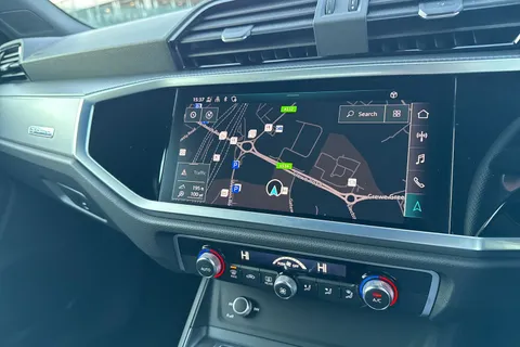 17 of 55 for AUDI Q3 40 TDI 200 Quattro S Line 5dr S Tronic