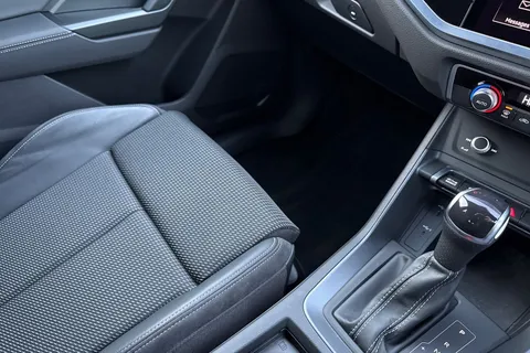 20 of 55 for AUDI Q3 40 TDI 200 Quattro S Line 5dr S Tronic