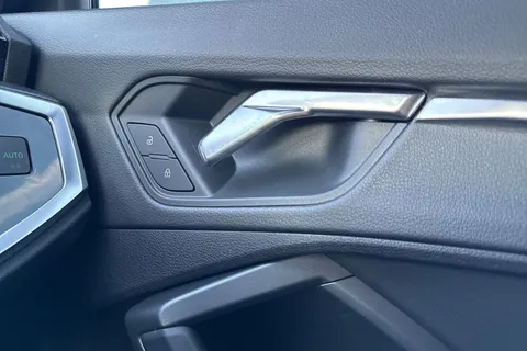 21 of 55 for AUDI Q3 40 TDI 200 Quattro S Line 5dr S Tronic