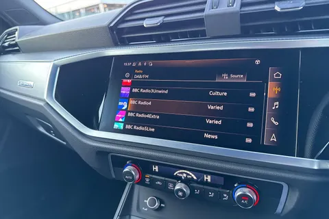 33 of 55 for AUDI Q3 40 TDI 200 Quattro S Line 5dr S Tronic