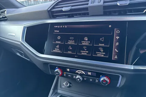 45 of 55 for AUDI Q3 40 TDI 200 Quattro S Line 5dr S Tronic