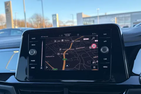 MV75UOJ Volkswagen T-Roc 1.5 TSI Black Edition 5dr DSG **19' MISANO ALLOYS + REAR VIEW CAMERA** Thumbnail #17