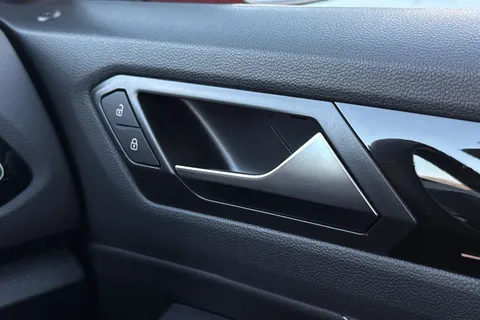 MV75UOJ Volkswagen T-Roc 1.5 TSI Black Edition 5dr DSG **19' MISANO ALLOYS + REAR VIEW CAMERA** Thumbnail #21