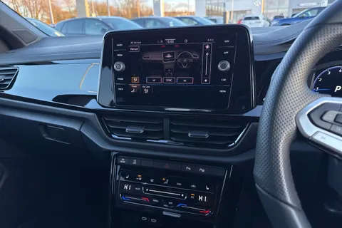 MV75UOJ Volkswagen T-Roc 1.5 TSI Black Edition 5dr DSG **19' MISANO ALLOYS + REAR VIEW CAMERA** Thumbnail #22