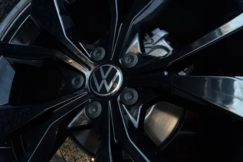 MV75UOJ Volkswagen T-Roc 1.5 TSI Black Edition 5dr DSG **19' MISANO ALLOYS + REAR VIEW CAMERA** Thumbnail #27