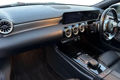 OU21VYV Mercedes-Benz Cla Class 1.3 CLA180 AMG Line (Premium Plus 2) Coupe 7G-DCT Euro 6 (s/s) 4dr Thumbnail #16