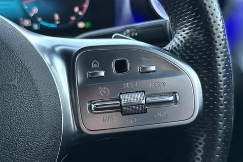 OU21VYV Mercedes-Benz Cla Class 1.3 CLA180 AMG Line (Premium Plus 2) Coupe 7G-DCT Euro 6 (s/s) 4dr Thumbnail #42