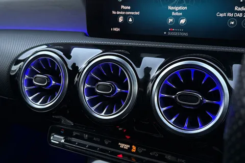 OU21VYV Mercedes-Benz Cla Class 1.3 CLA180 AMG Line (Premium Plus 2) Coupe 7G-DCT Euro 6 (s/s) 4dr Thumbnail #47