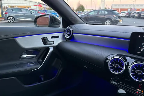 OU21VYV Mercedes-Benz Cla Class 1.3 CLA180 AMG Line (Premium Plus 2) Coupe 7G-DCT Euro 6 (s/s) 4dr Thumbnail #48