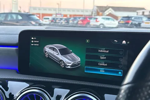 OU21VYV Mercedes-Benz Cla Class 1.3 CLA180 AMG Line (Premium Plus 2) Coupe 7G-DCT Euro 6 (s/s) 4dr Thumbnail #51