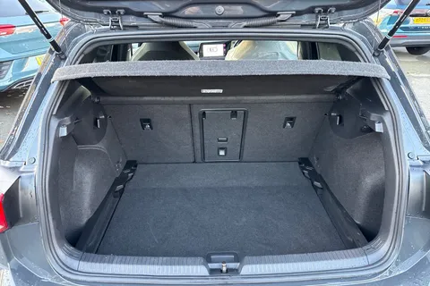 7 of 42 for Volkswagen Golf 1.5 TSI R-Line 5dr | Sat Nav | Adaptive Cruise Control