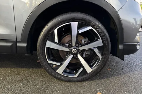 FP70TWX Nissan Qashqai 1.3 DIG-T N-Motion DCT Auto Euro 6 (s/s) 5dr Thumbnail #10