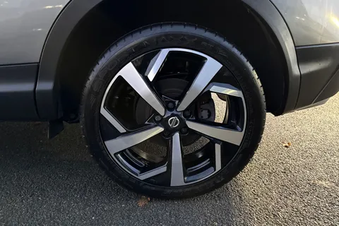 FP70TWX Nissan Qashqai 1.3 DIG-T N-Motion DCT Auto Euro 6 (s/s) 5dr Thumbnail #12