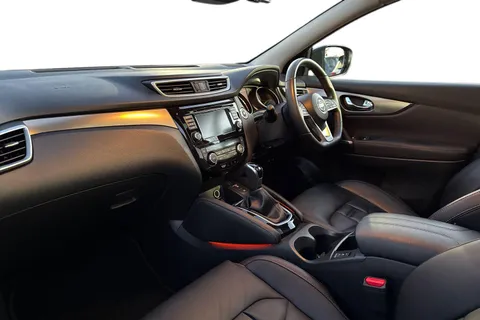 FP70TWX Nissan Qashqai 1.3 DIG-T N-Motion DCT Auto Euro 6 (s/s) 5dr Thumbnail #15