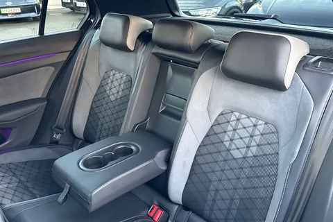 19 of 42 for Volkswagen Golf 1.5 TSI R-Line 5dr | Sat Nav | Adaptive Cruise Control