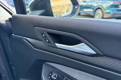 21 of 42 for Volkswagen Golf 1.5 TSI R-Line 5dr | Sat Nav | Adaptive Cruise Control